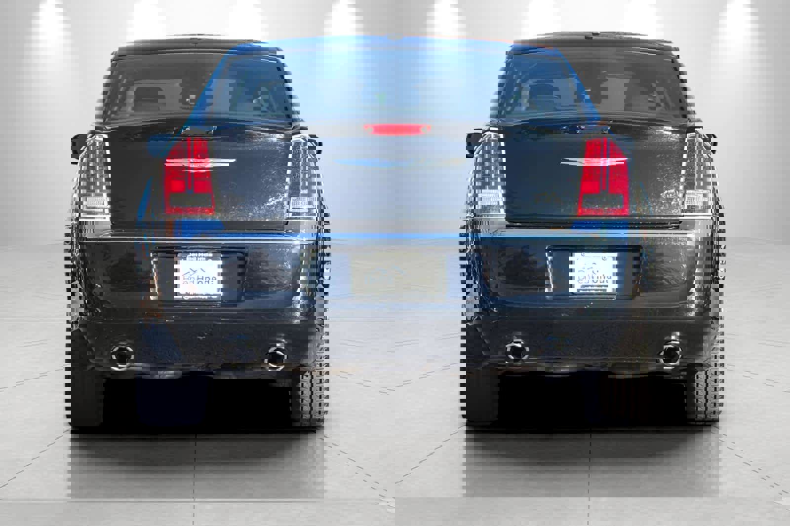 Used 2014 Chrysler 300 C image 7