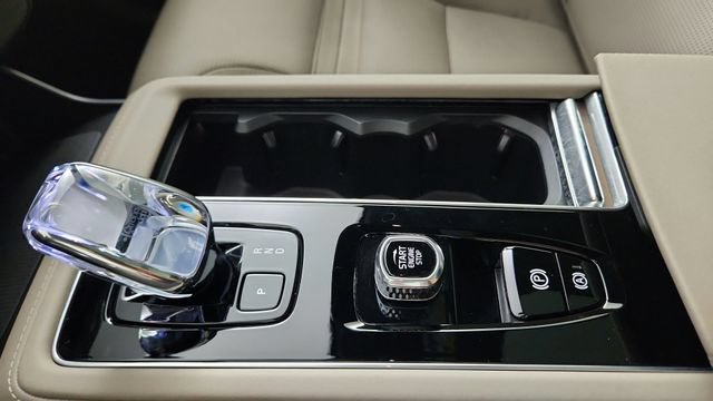 Certified 2026 Volvo XC90 B6 Ultra w/ Protection Package AWD/4WD image 17