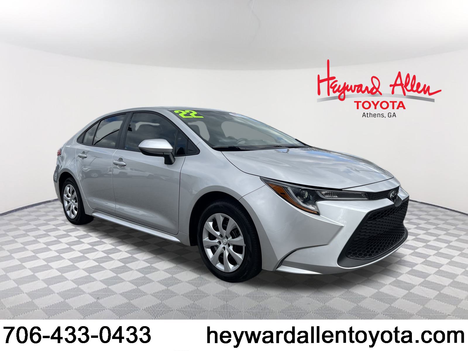 Certified 2022 Toyota Corolla LE image 1