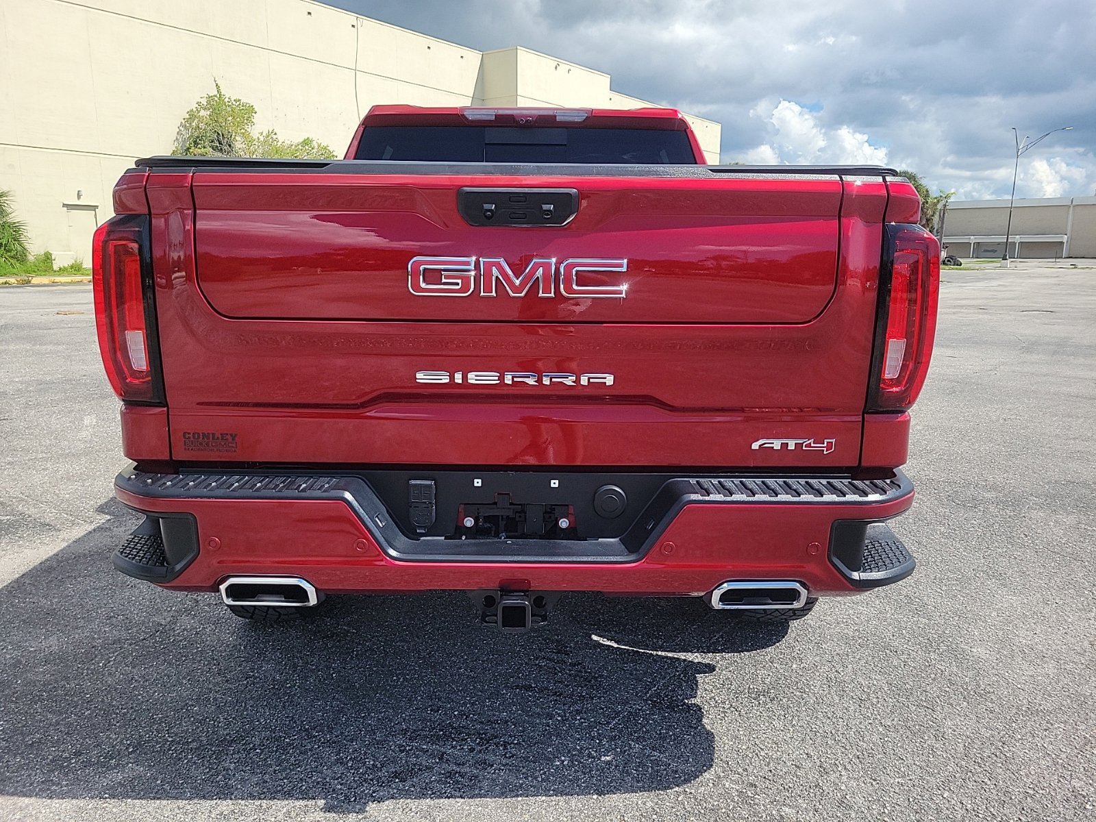 Used 2024 GMC Sierra 1500 AT4 w/ Technology Package AWD/4WD image 7