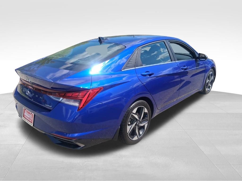 Used 2022 Hyundai Elantra Limited w/ Winter Weather Package image 5