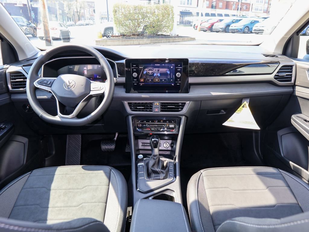New 2026 Volkswagen Taos SE image 15