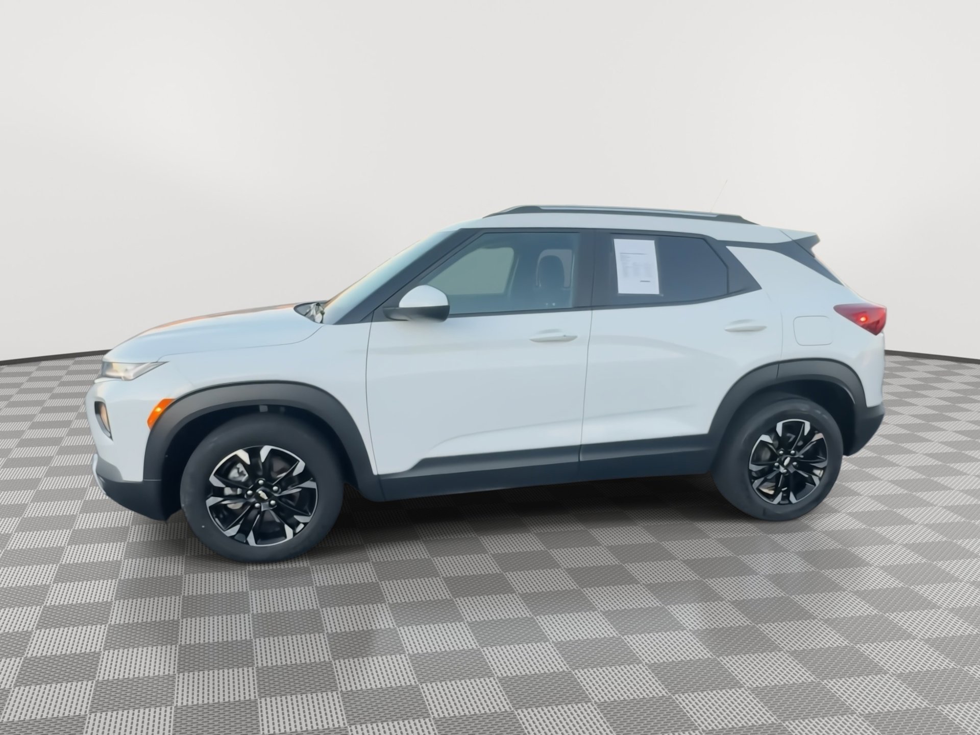 Used 2022 Chevrolet TrailBlazer LT w/ Convenience Package image 5