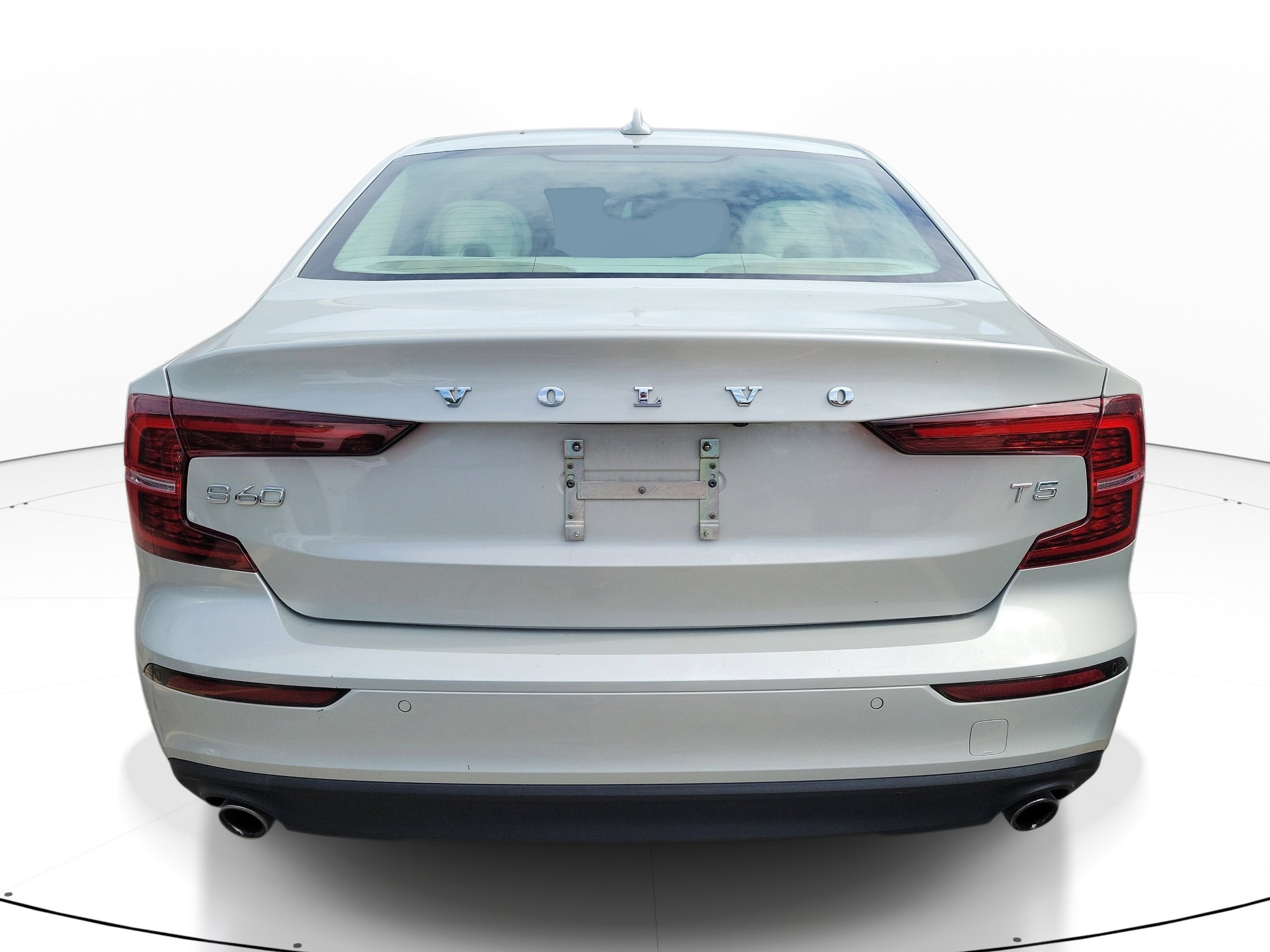 Used 2020 Volvo S60 T5 Momentum w/ Premium Package FWD image 5