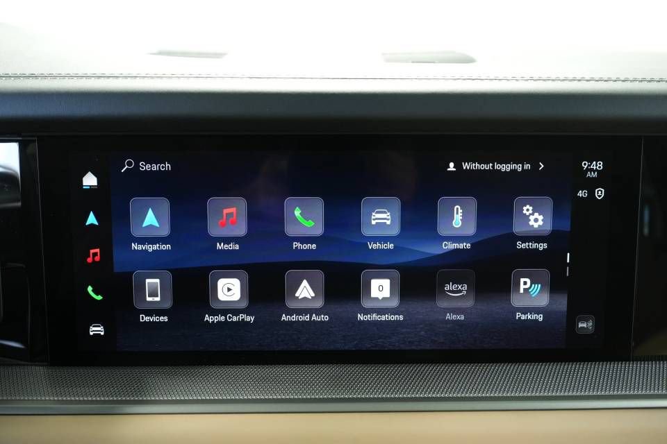 Certified 2026 Porsche Cayenne AWD/4WD image 18