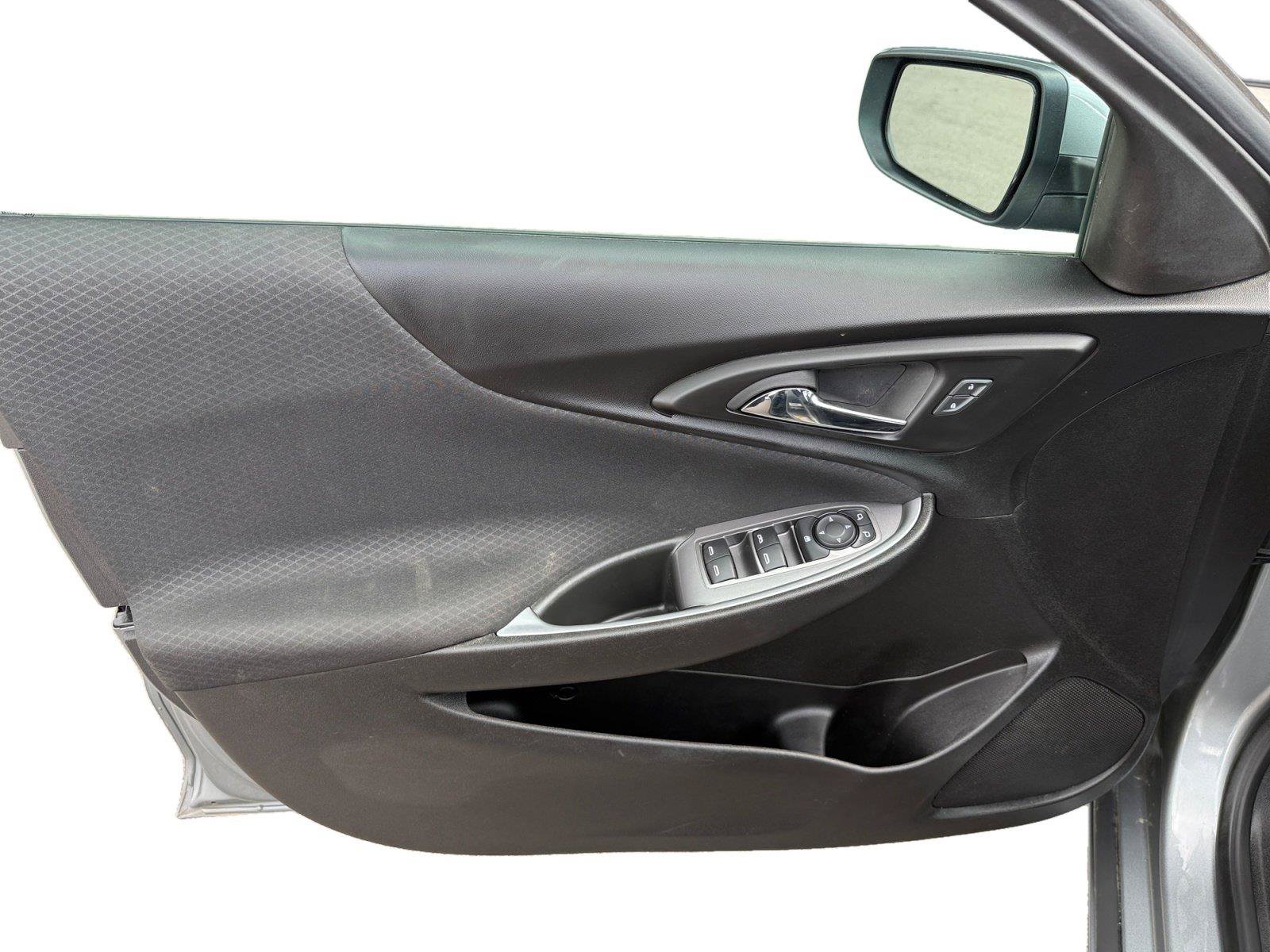 Used 2024 Chevrolet Malibu LT FWD image 9
