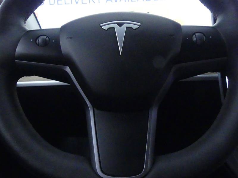 Used 2023 Tesla Model Y AWD image 16