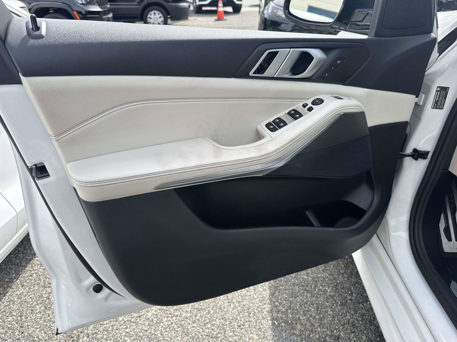 Used 2019 BMW X5 xDrive40i w/ M Sport Package AWD/4WD image 10