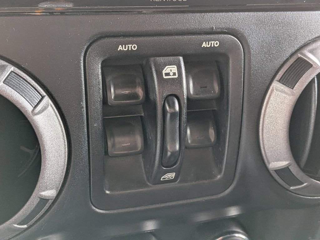 Used 2017 Jeep Wrangler Unlimited Sport AWD/4WD image 18