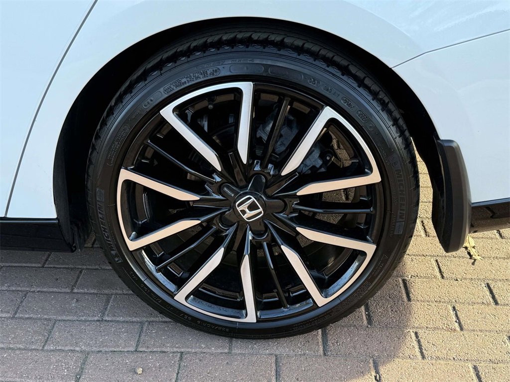 Used 2023 Honda Accord Touring image 7