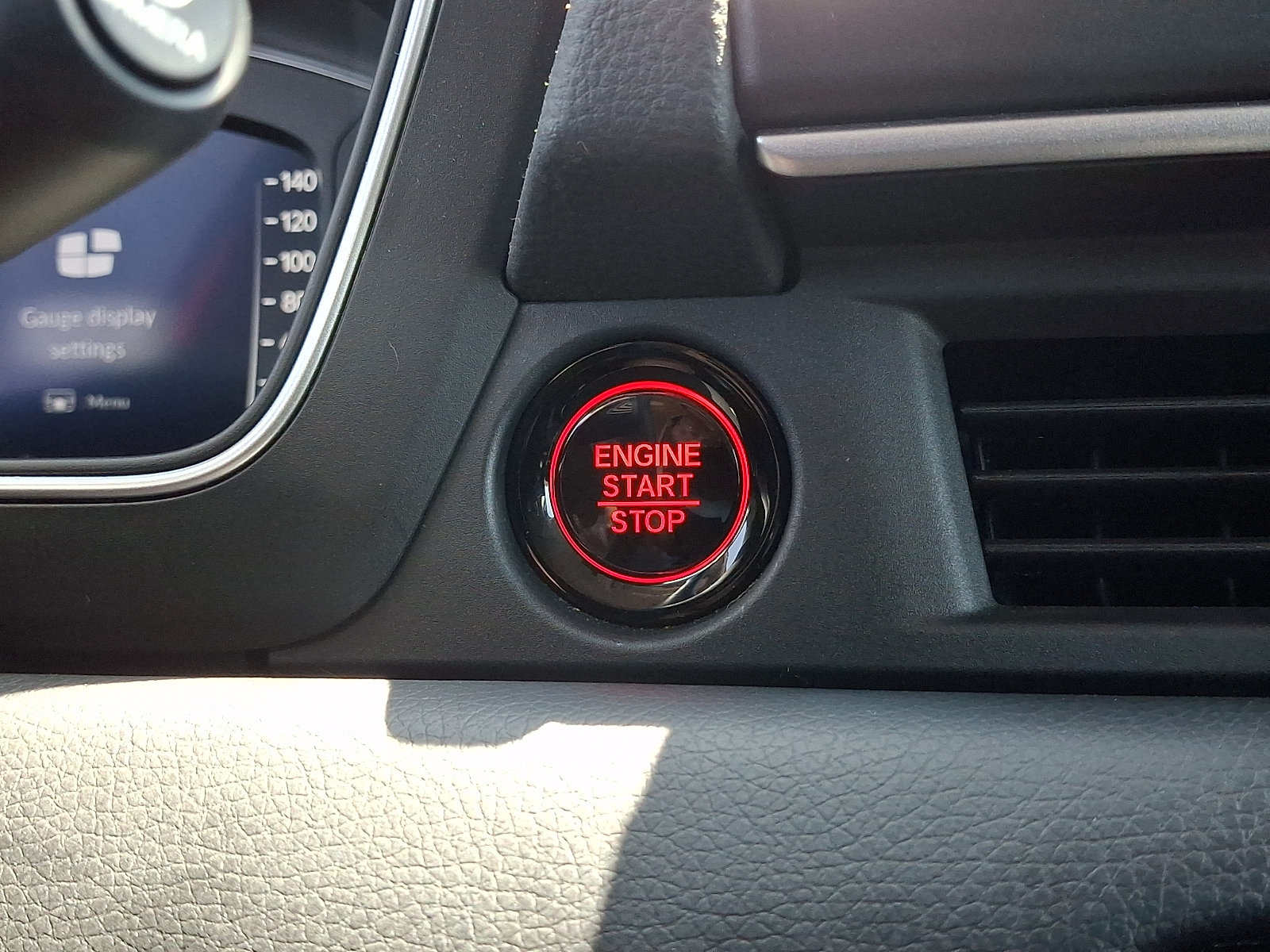 Used 2025 Honda Pilot Elite image 26