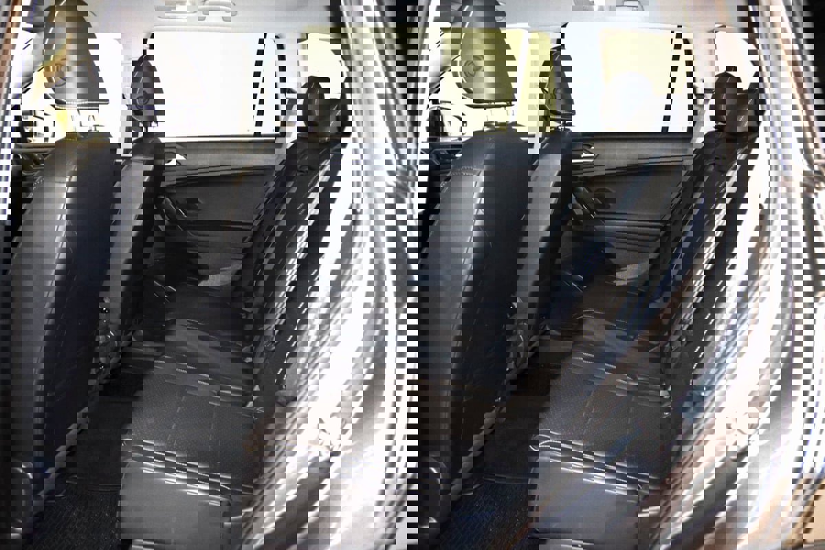 Used 2021 Volkswagen Tiguan SE w/ Panoramic Sunroof Package image 50