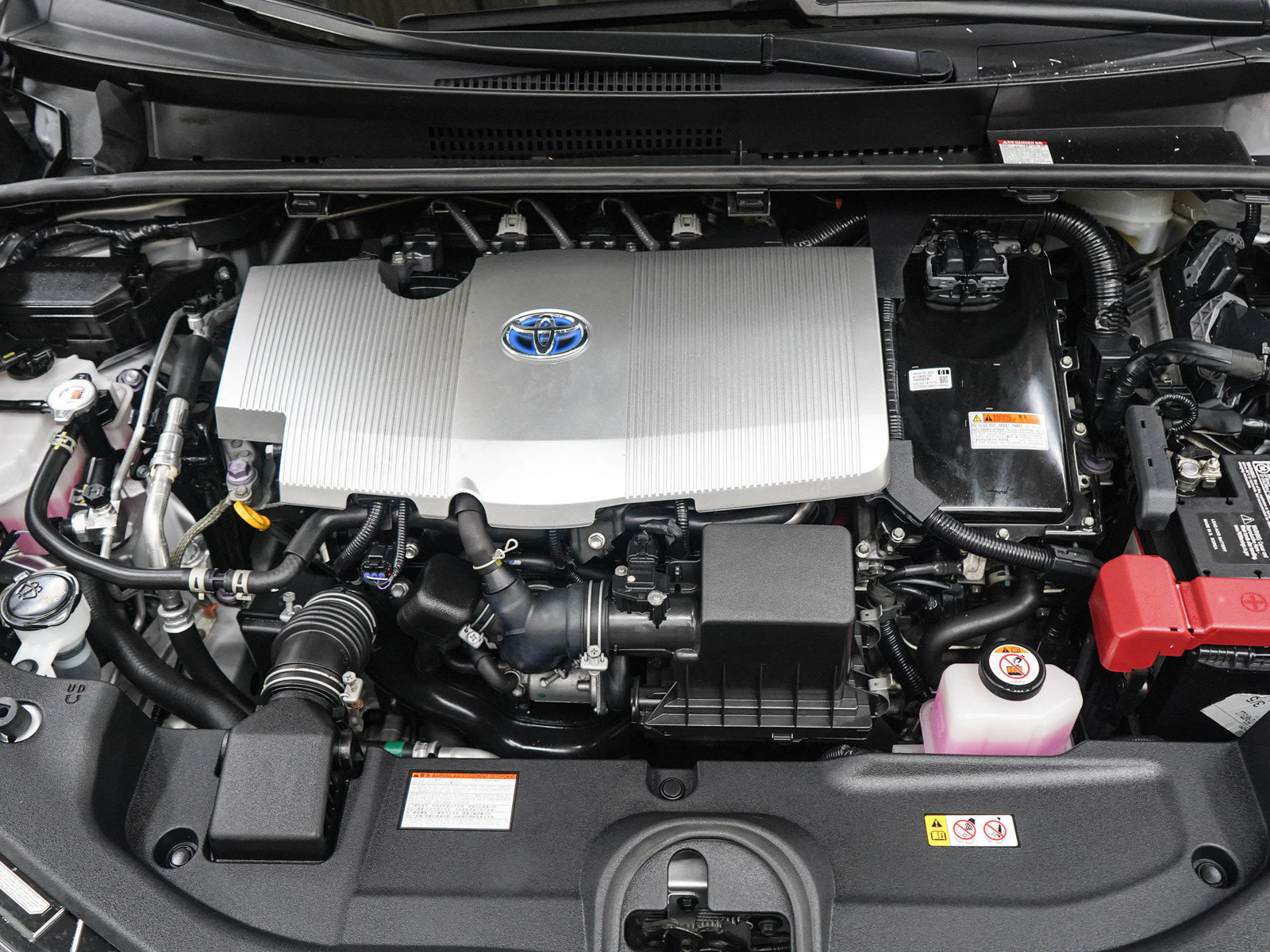 Used 2021 Toyota Prius LE FWD image 28