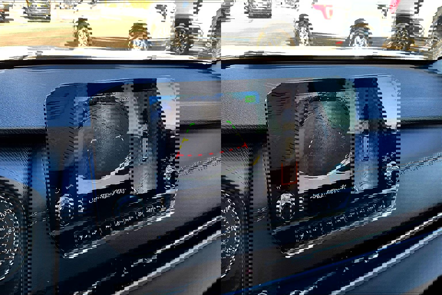 Used 2024 Mitsubishi Outlander SE image 14