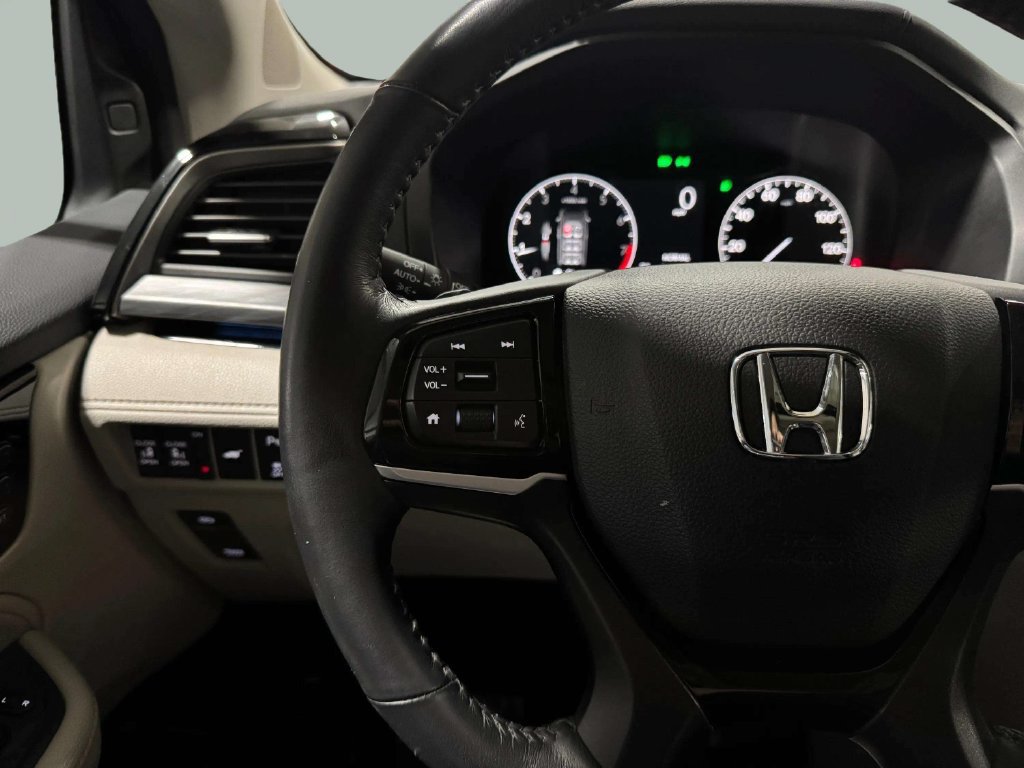 Used 2025 Honda Odyssey Elite image 12