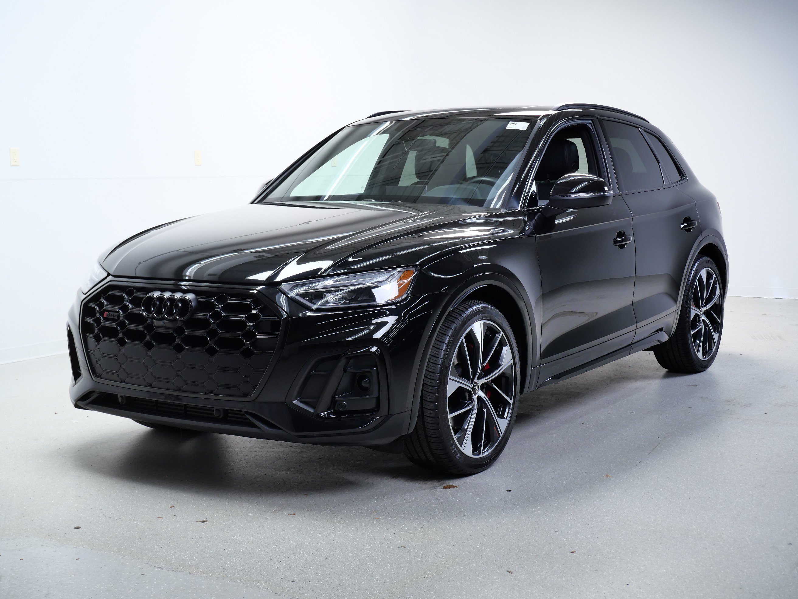 Used 2023 Audi SQ5 Premium Plus w/ Premium Plus Package AWD/4WD image 9