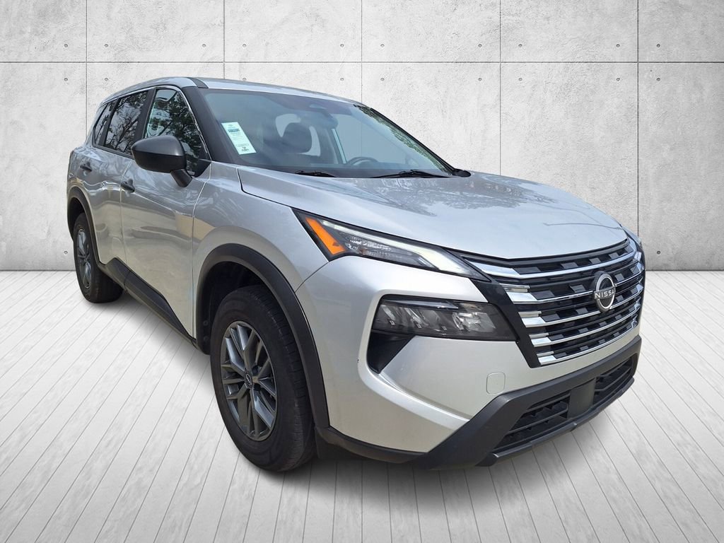 Used 2024 Nissan Rogue S image 7