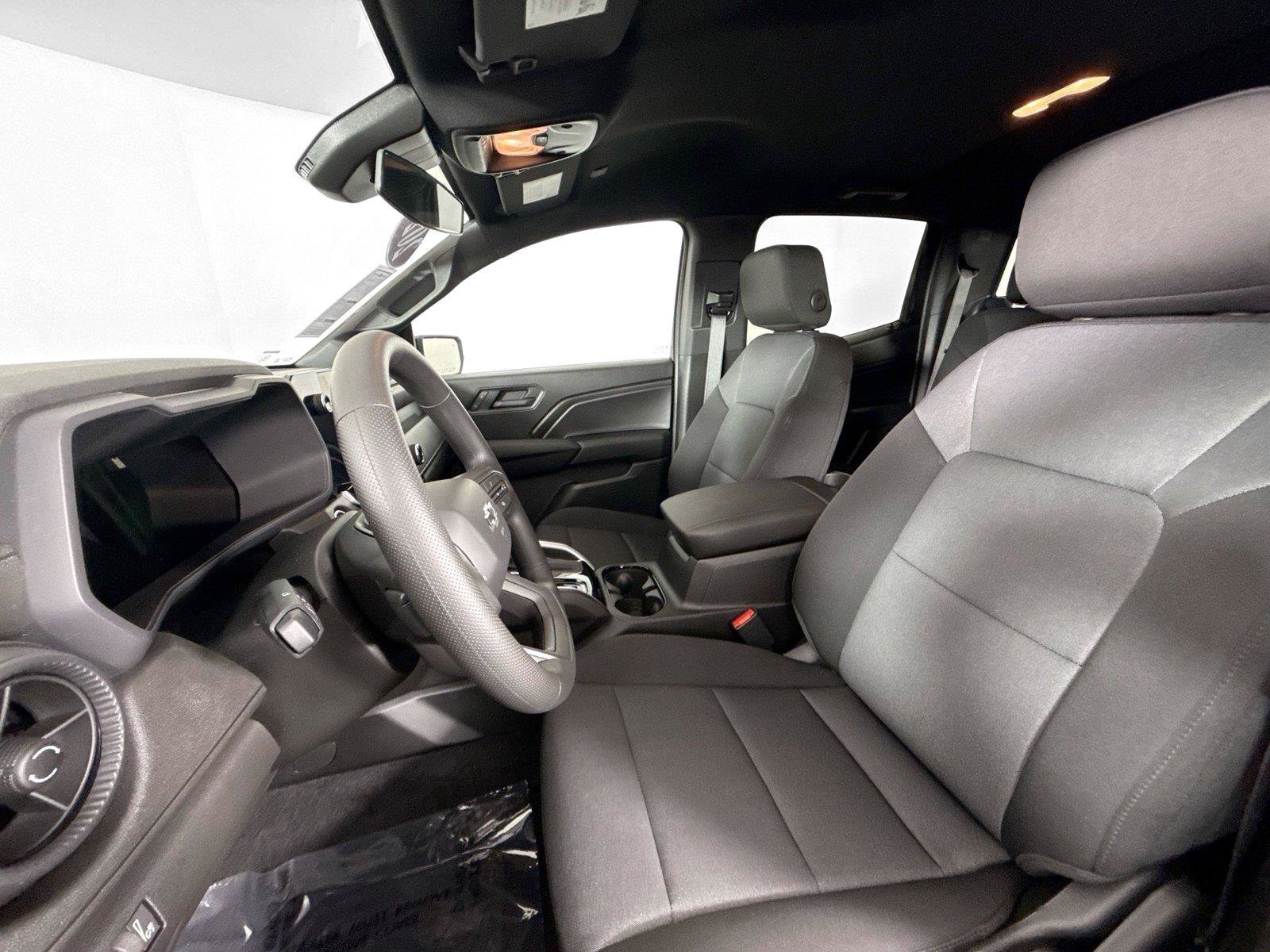 Used 2026 Chevrolet Colorado Trail Boss AWD/4WD image 3