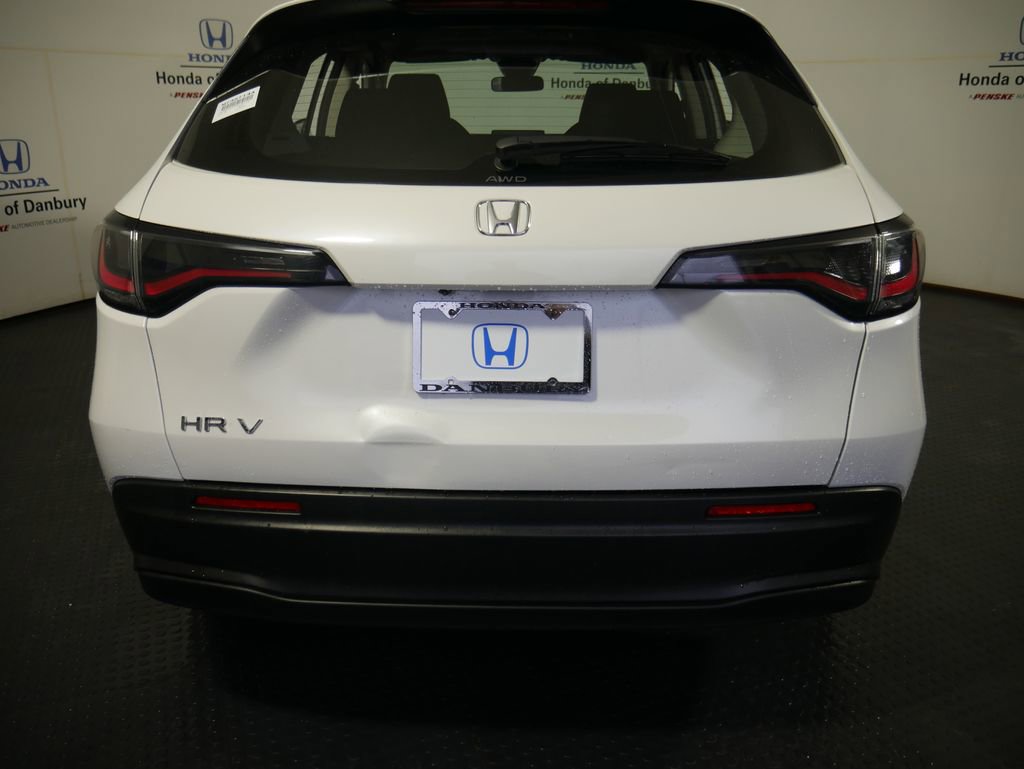 Used 2023 Honda HR-V LX image 9