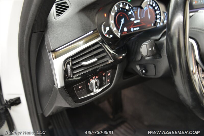 Used 2018 BMW 530e RWD image 31