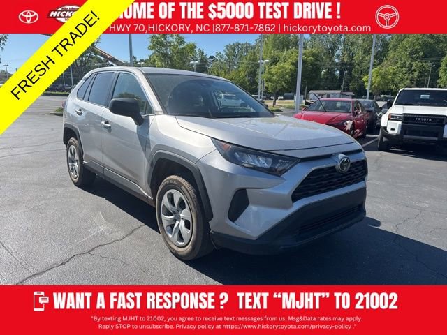 Used 2022 Toyota RAV4 LE AWD/4WD image 1