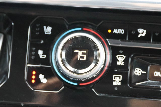 Used 2024 GMC Sierra 3500 Denali Ultimate image 32