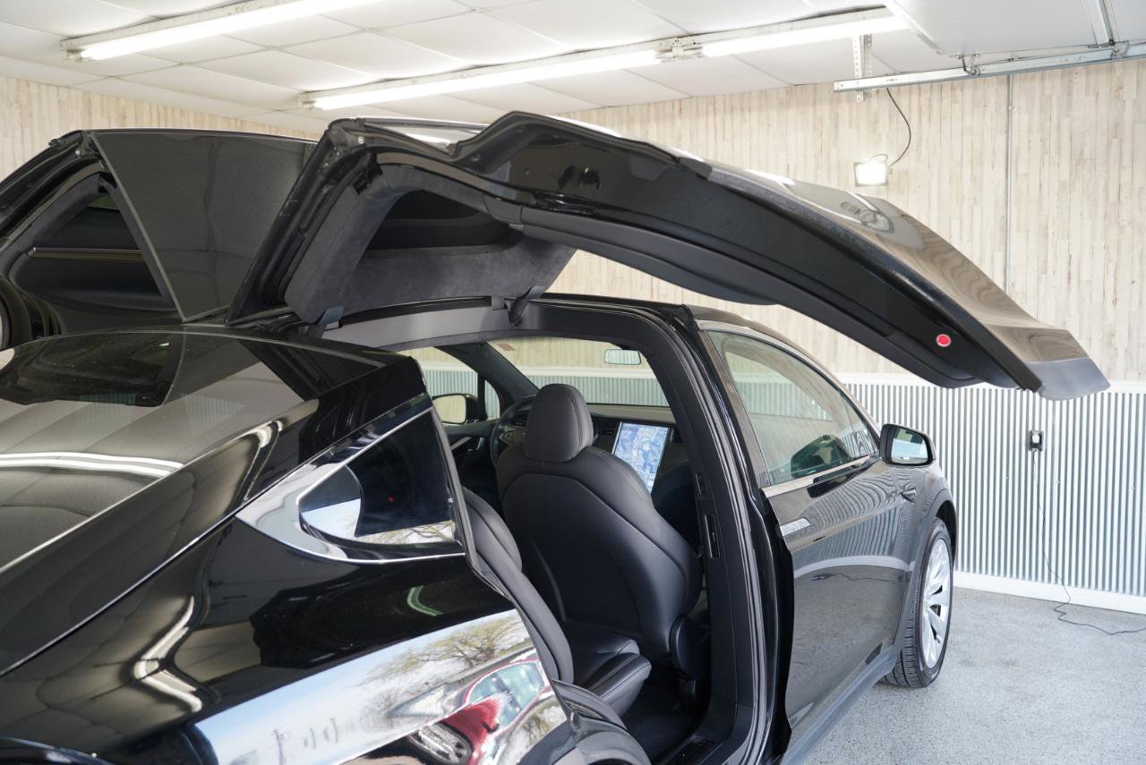 Used 2020 Tesla Model X Performance image 36