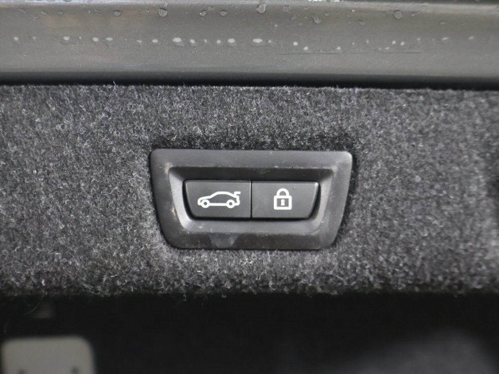 Used 2023 BMW M550i xDrive w/ Shadowloine Package image 51