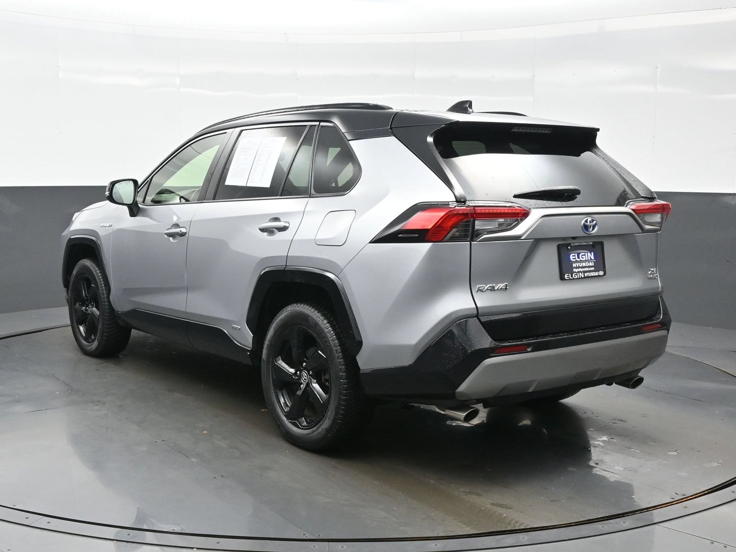 Used 2020 Toyota RAV4 XSE w/ XSE Grade Weather Package AWD/4WD image 4