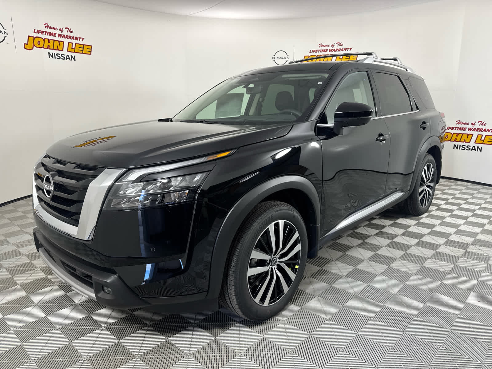 New 2025 Nissan Pathfinder Platinum