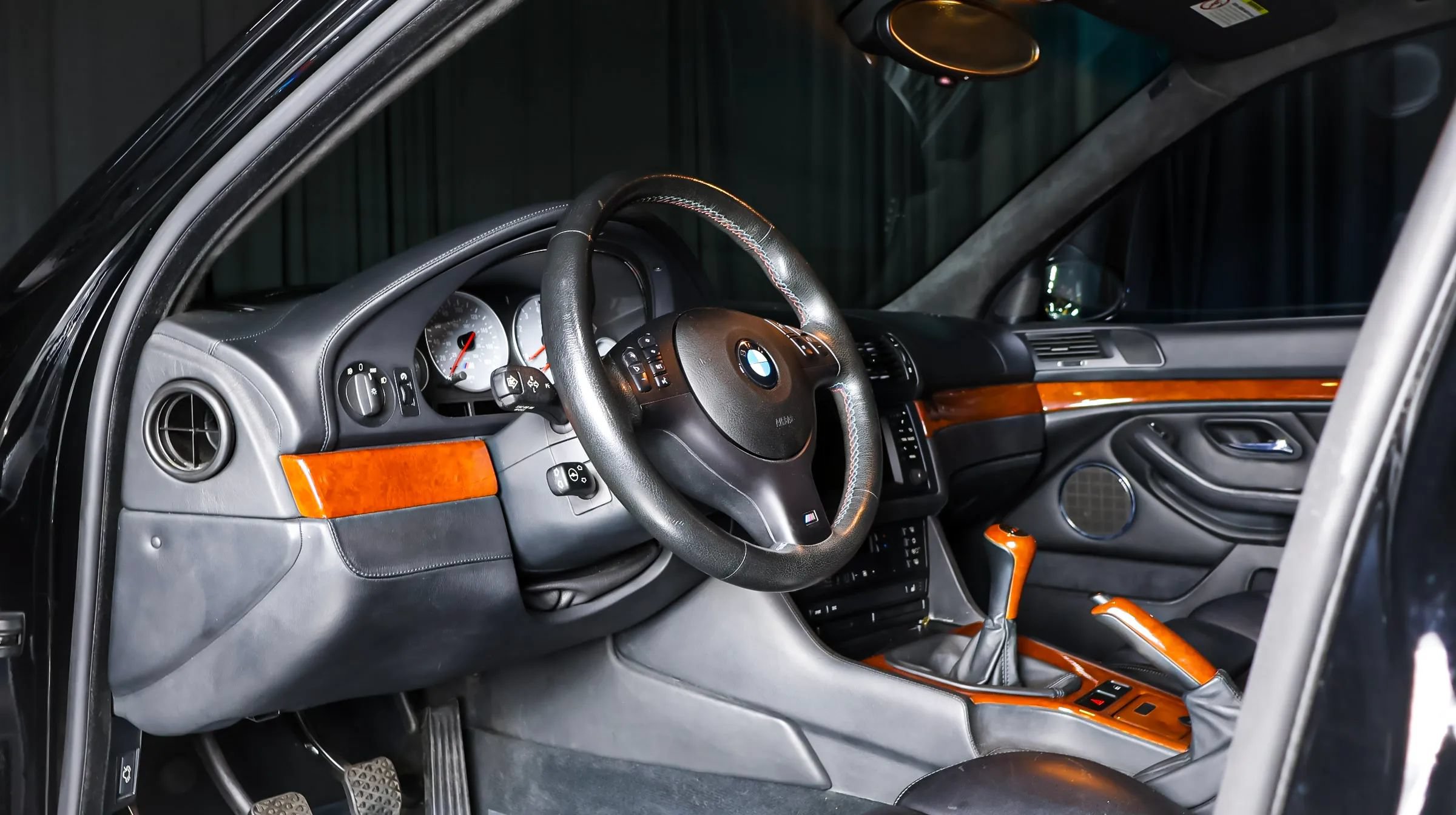 Used 2002 BMW M5 RWD image 15