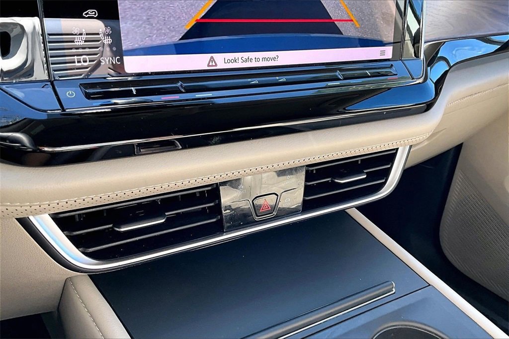 Certified 2024 Volkswagen Atlas SE image 16