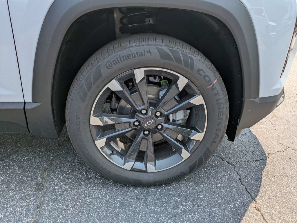 New 2027 Chevrolet Equinox RS w/ Safety and Technology Package FWD image 11