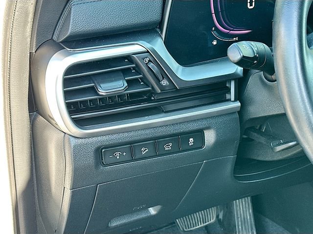 Used 2025 Kia Telluride S FWD image 10