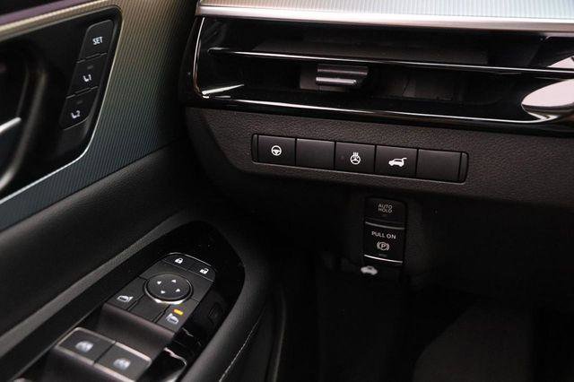 Used 2025 Nissan Murano SL AWD/4WD image 23
