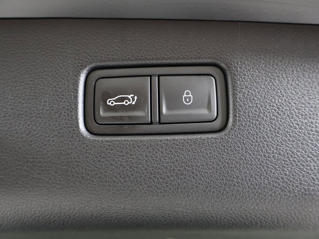 Used 2023 Genesis GV70 2.5T w/ Advanced Package image 16