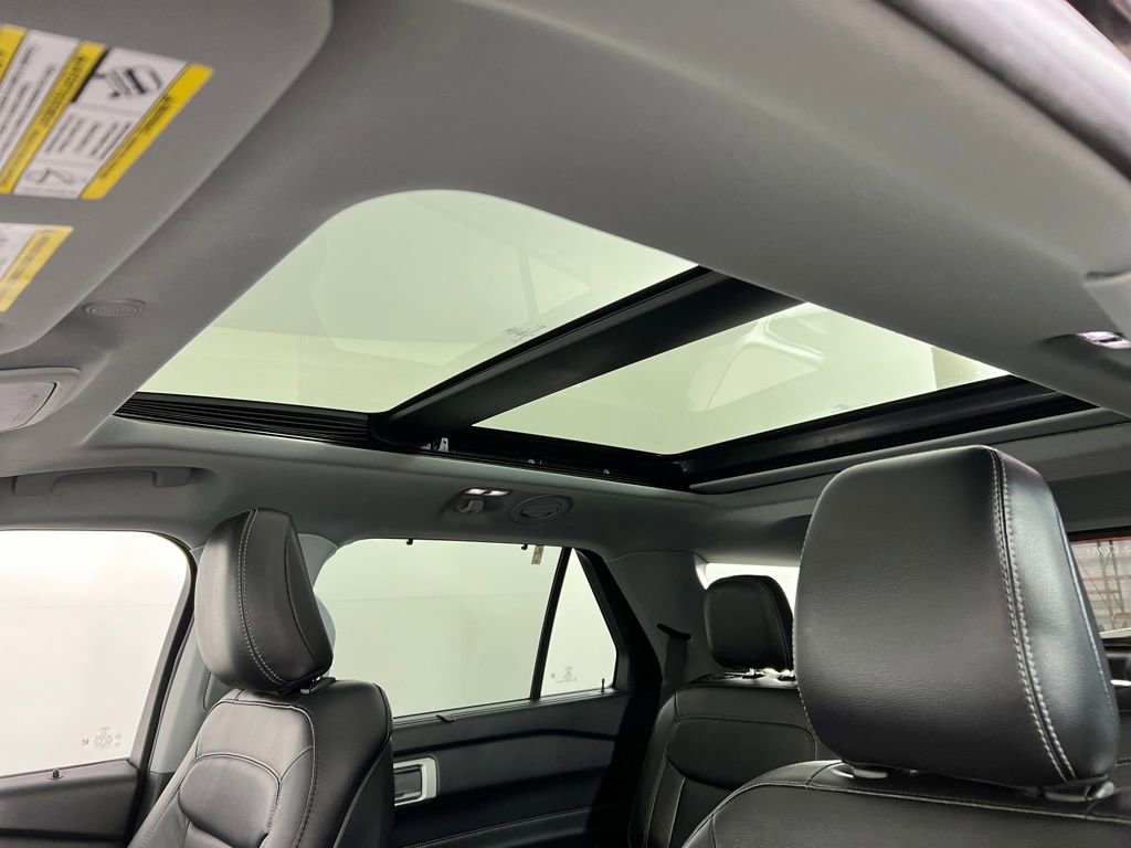 Used 2020 Ford Explorer Limited w/ Class III Trailer Tow Package image 16