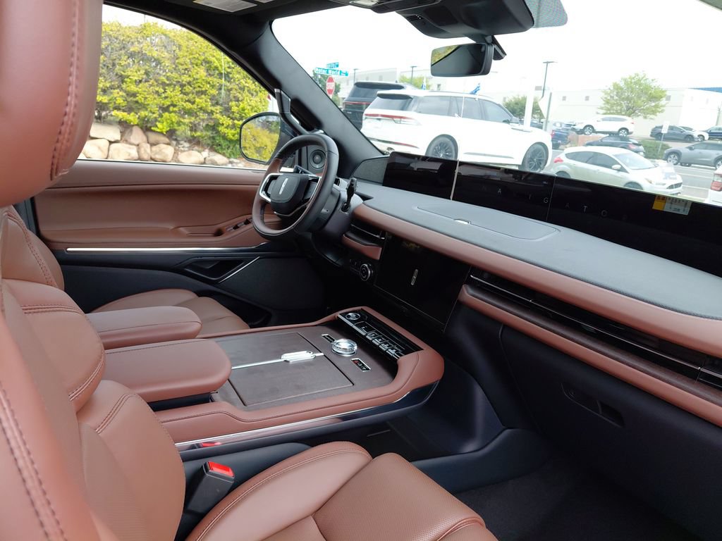 New 2026 Lincoln Navigator L Reserve AWD/4WD image 56