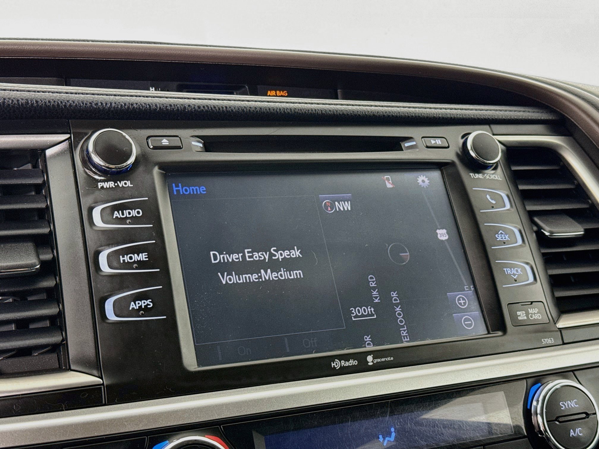 Used 2015 Toyota Highlander XLE AWD/4WD image 16