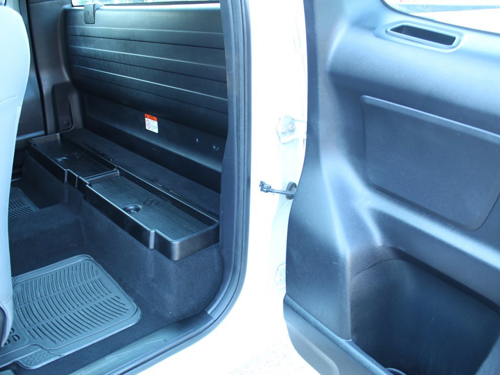 Used 2016 Toyota Tacoma SR image 16