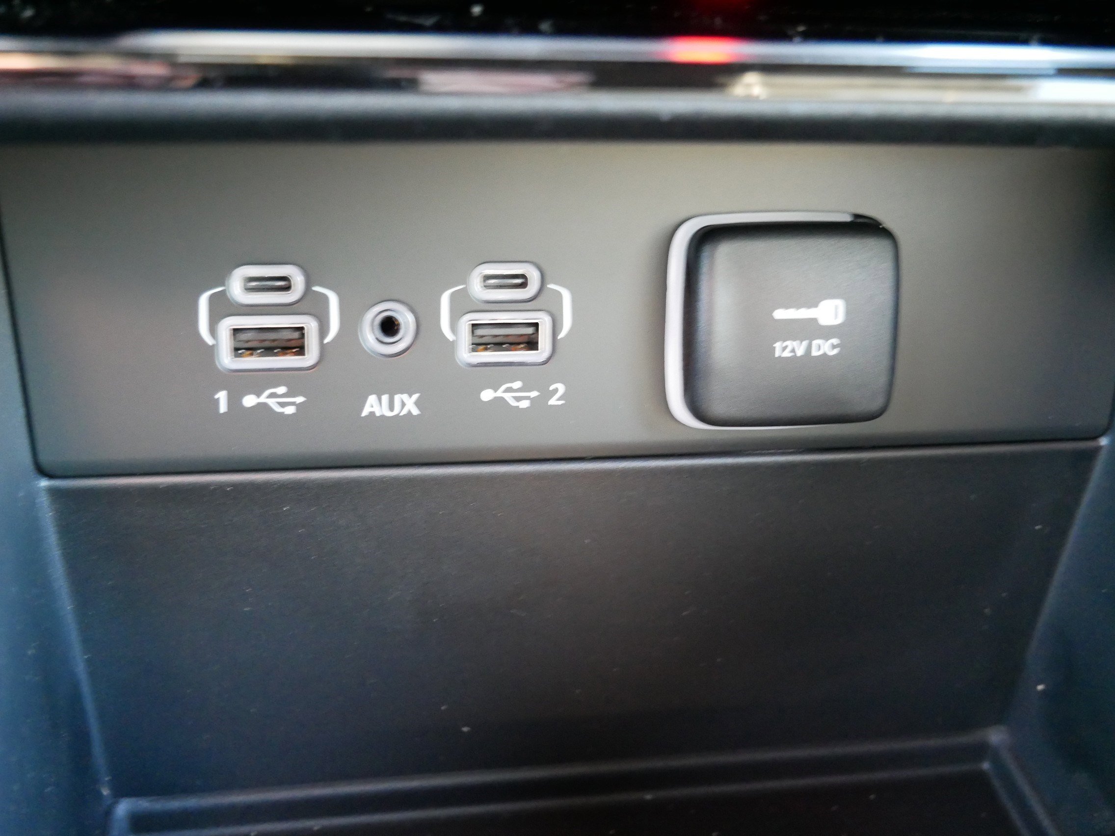 New 2025 Jeep Grand Cherokee Limited w/ Black Appearance Package image 16