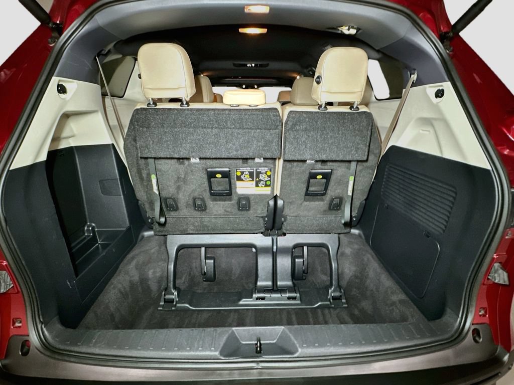 Used 2023 Toyota Sienna XLE AWD/4WD image 34