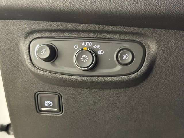 Used 2023 GMC Terrain SLT image 28