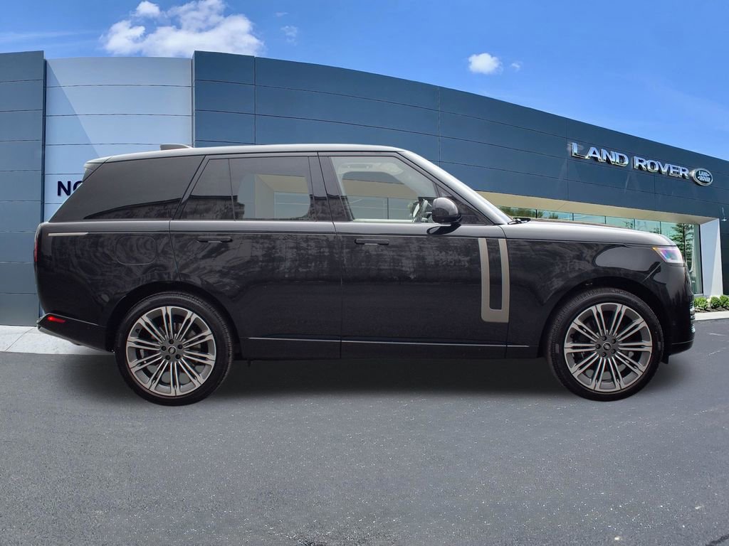 Certified 2025 Land Rover Range Rover SE image 8