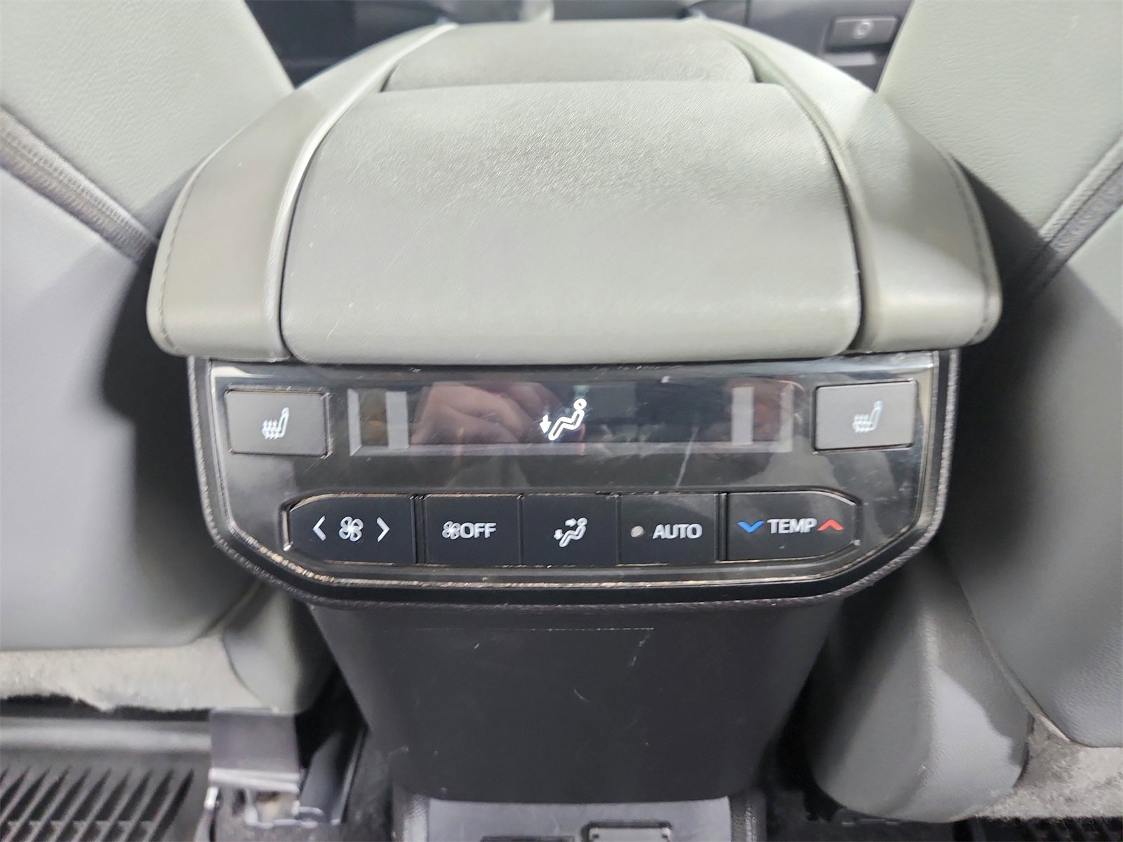 Used 2020 Toyota Highlander Platinum image 36