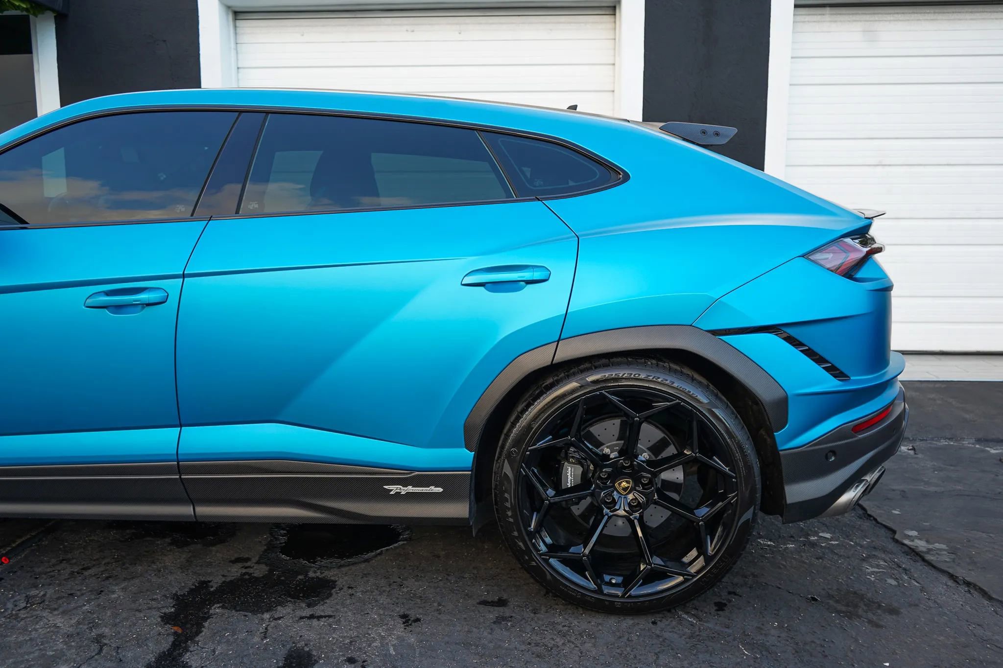 Used 2024 Lamborghini Urus Performante AWD/4WD image 25