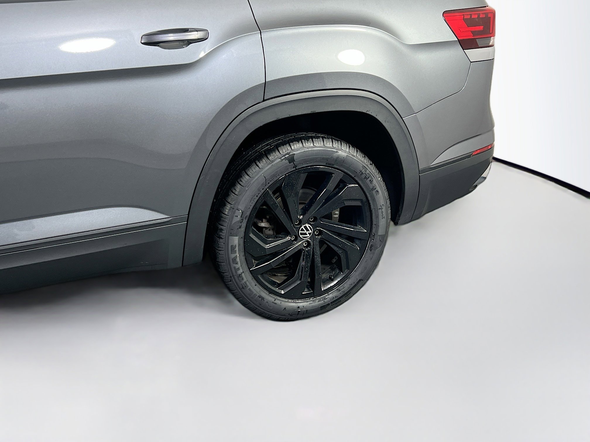 Used 2022 Volkswagen Atlas SE image 31