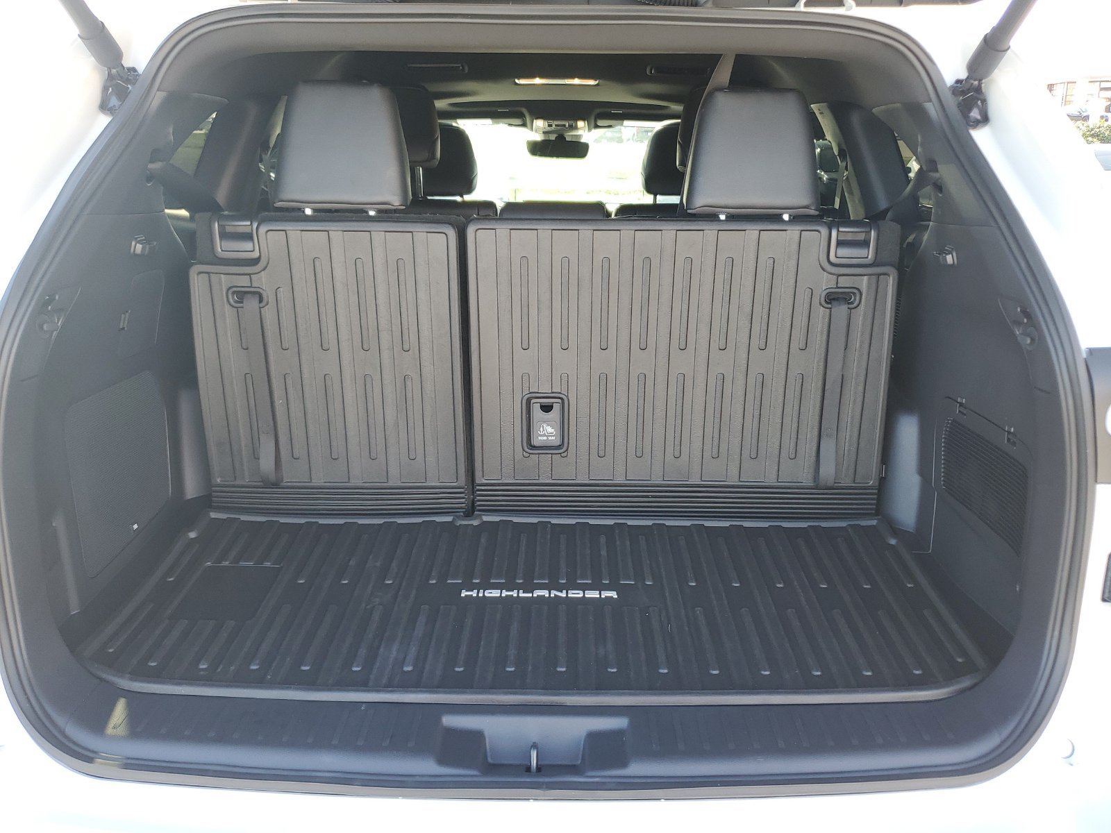 Certified 2026 Toyota Highlander XSE AWD/4WD image 9