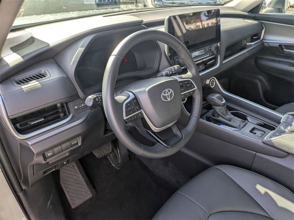 Used 2025 Toyota Grand Highlander AWD image 17