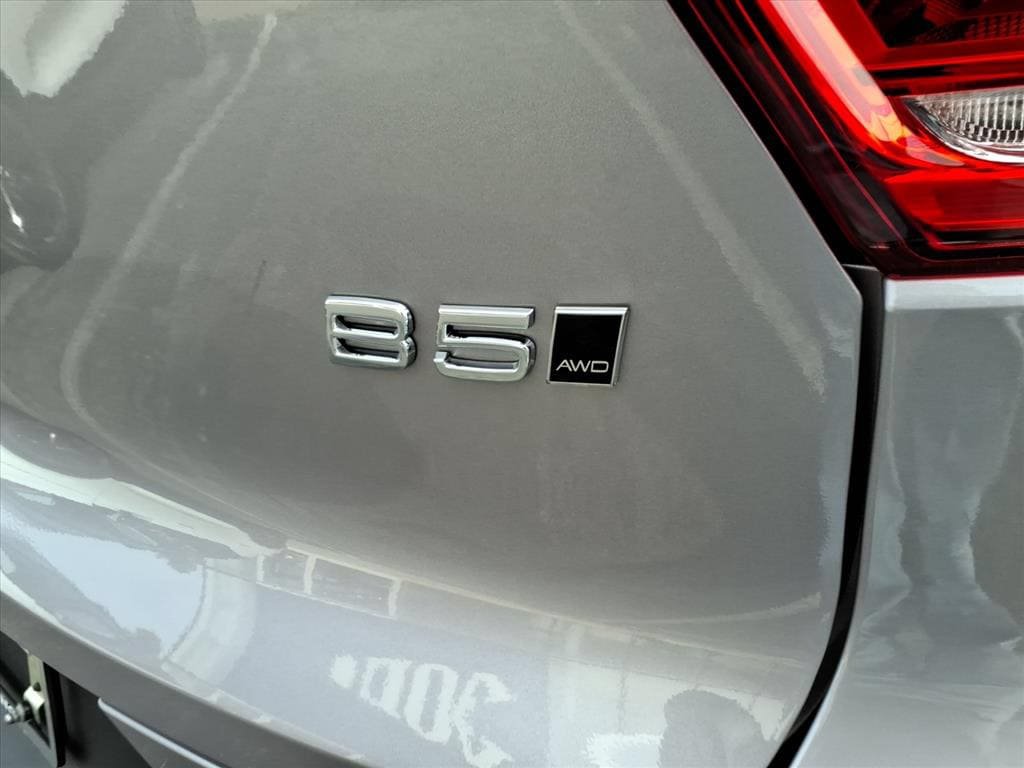 New 2026 Volvo XC40 B5 Plus w/ Protection Package Premier AWD/4WD image 6